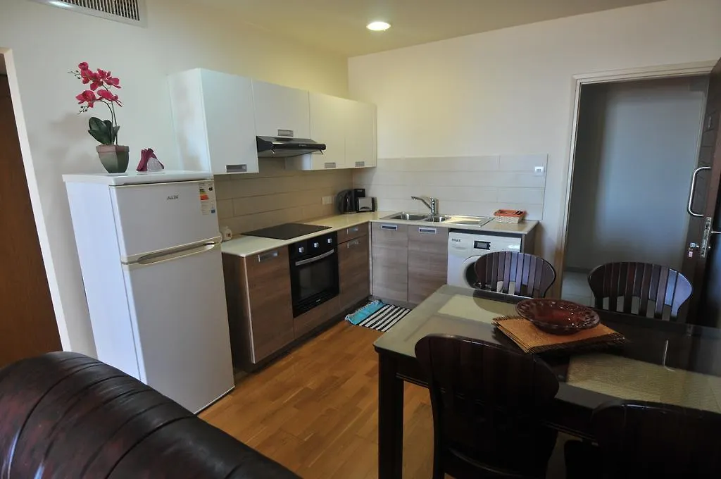 Ithaki Phinikoudes Apartment No. 202 Larnaca